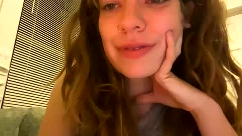 Snapshot of daisybaby699 chatting on May 29, 2026, 7:28 am DaisyB3 online show from May 29, 2026, 7:28 am