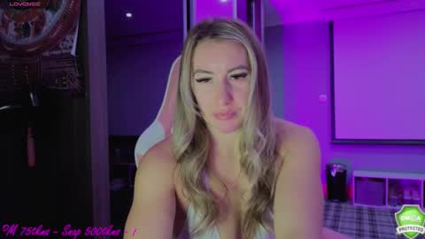 Snapshot of daisydeliciousxx chatting on October 13, 2025, 8:03 am DaisyDeliciousxx online show from October 13, 2025, 8:03 am