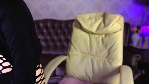 daisydelight_ online show from December 15, 2025, 10:36 pm