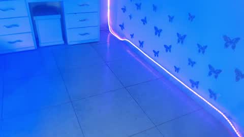 VALENTINA  online show from April 5, 2026, 6:10 am