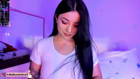 dakostelee1_ online show from November 18, 2025, 9:30 pm