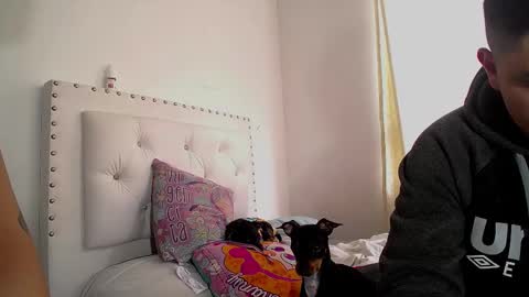 Dakota and Aron online show from March 6, 2025, 7:32 pm