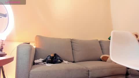 dakota_ds online show from December 4, 2024, 2:42 am