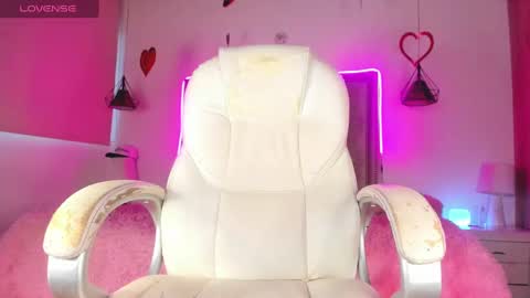 dakota_ds online show from March 11, 2025, 10:42 pm