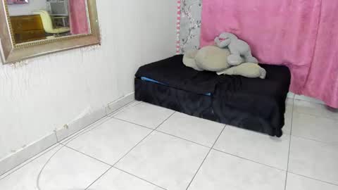 Dakota  online show from December 8, 2024, 3:32 am