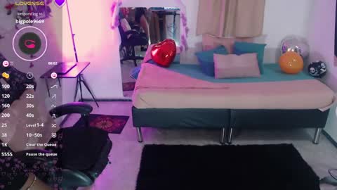 Caroliina online show from June 9, 2026, 2:23 am