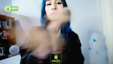 Maca online show from March 10, 2025, 11:49 pm