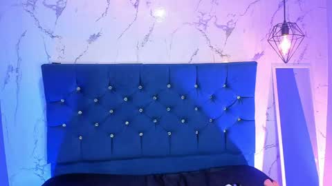 dakotaa_johnson online show from April 21, 2026, 3:57 am