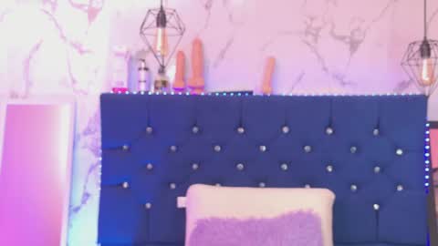 dakotaa_johnson online show from July 25, 2026, 7:55 pm