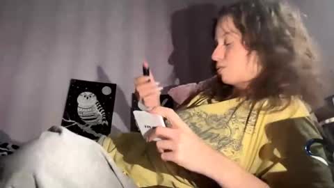 Carrie online show from November 5, 2025, 11:32 am