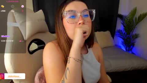 dakottaa__ online show from October 29, 2025, 12:24 am