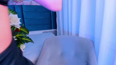 Snapshot of dakottahill chatting on January 19, 2025, 1:00 am   online show from January 19, 2025, 1:00 am