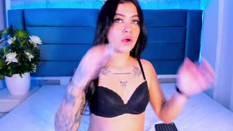 Snapshot of dakottahill chatting on January 20, 2025, 3:04 am   online show from January 20, 2025, 3:04 am