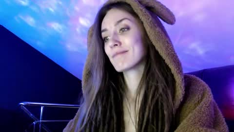 Dalia  online show from February 20, 2025, 1:30 pm