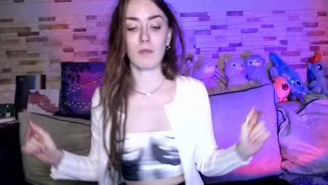 Dalia  online show from October 9, 2025, 9:18 am