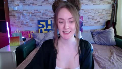 Snapshot of dalia_peach chatting on March 28, 2026, 9:42 am Dalia online show from March 28, 2026, 9:42 am