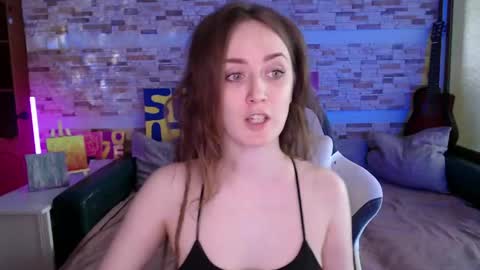 Snapshot of dalia_peach chatting on April 20, 2026, 11:02 am Dalia online show from April 20, 2026, 11:02 am