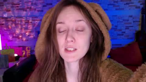 Snapshot of dalia_peach chatting on May 3, 2026, 10:10 am Dalia online show from May 3, 2026, 10:10 am
