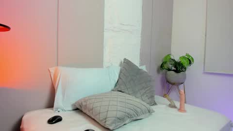 D A L I L A online show from February 25, 2026, 7:56 pm