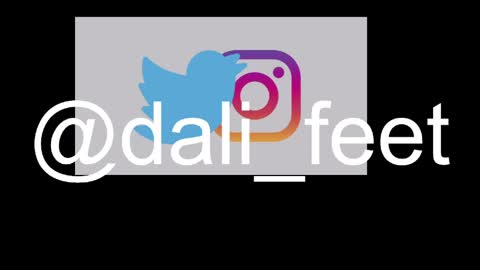 Snapshot of dalila_oficials chatting on May 4, 2026, 11:17 am online show from May 4, 2026, 11:17 am