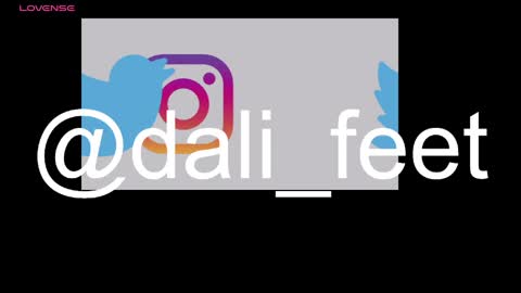 Snapshot of dalila_oficials chatting on May 5, 2026, 11:29 am online show from May 5, 2026, 11:29 am