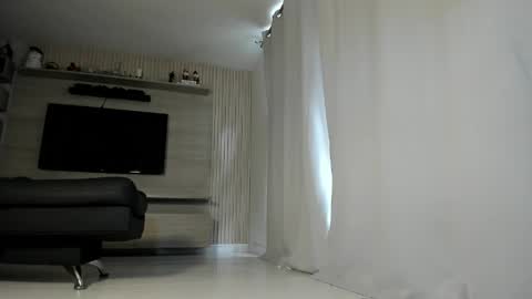 Snapshot of dalila_oficials chatting on June 3, 2026, 2:33 pm online show from June 3, 2026, 2:33 pm