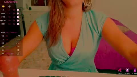 Snapshot of dalila_sexxx chatting on June 15, 2026, 5:20 am Dalila online show from June 15, 2026, 5:20 am