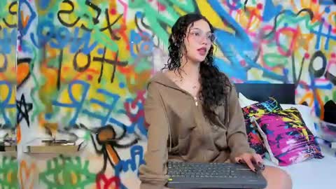 Snapshot of daliluu chatting on July 12, 2026, 6:21 pm Dali Luu online show from July 12, 2026, 6:21 pm