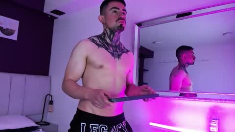 Dallas whitee online show from February 19, 2026, 8:16 pm