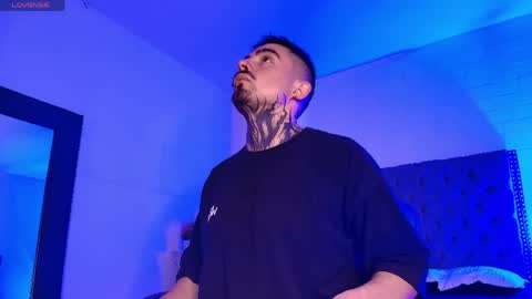 Dallas whitee online show from April 6, 2026, 7:04 pm