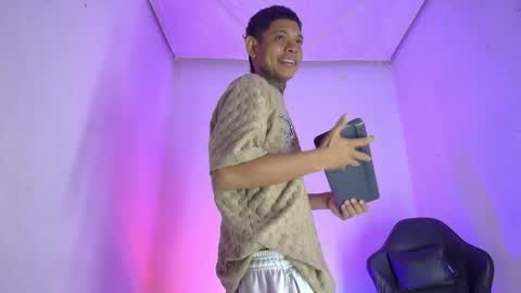Snapshot of damar_felipe chatting on December 14, 2025, 12:54 pm damar_felipe online show from December 14, 2025, 12:54 pm