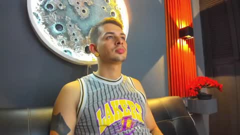 Damian Oliver online show from December 17, 2024, 7:07 am