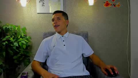 Snapshot of damian_vega13 chatting on November 16, 2025, 10:48 pm damian_vega13 online show from November 16, 2025, 10:48 pm