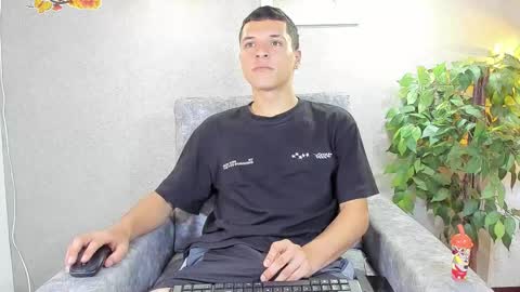 Snapshot of damian_vega13 chatting on November 24, 2025, 6:29 pm damian_vega13 online show from November 24, 2025, 6:29 pm