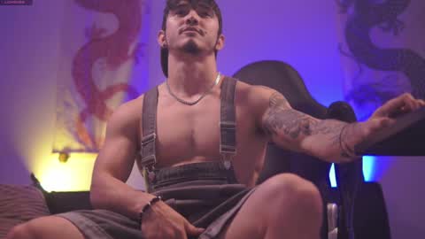 insta damn8   --------  online show from March 8, 2025, 12:33 am