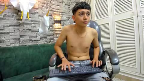 LIAM online show from October 13, 2025, 7:03 pm