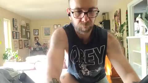 Snapshot of damien_mace chatting on February 7, 2025, 3:08 pm damien_mace online show from February 7, 2025, 3:08 pm