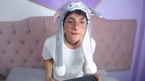 Damiian21  online show from February 24, 2025, 1:21 pm