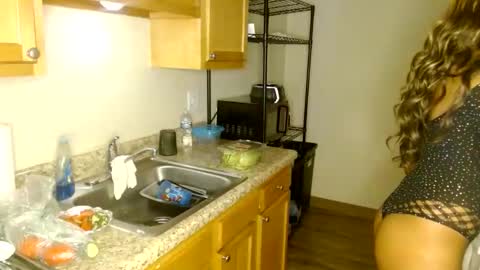 Snapshot of damnnova1 chatting on November 11, 2025, 6:19 pm Nova online show from November 11, 2025, 6:19 pm