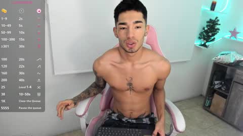 Snapshot of damon_333 chatting on January 4, 2025, 11:06 pm Damon online show from January 4, 2025, 11:06 pm