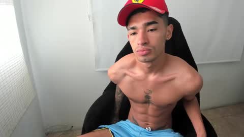 Snapshot of damon_333 chatting on February 25, 2025, 12:24 pm Damon online show from February 25, 2025, 12:24 pm