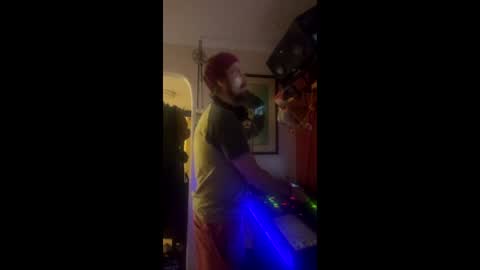 damontsi online show from March 25, 2026, 9:15 am