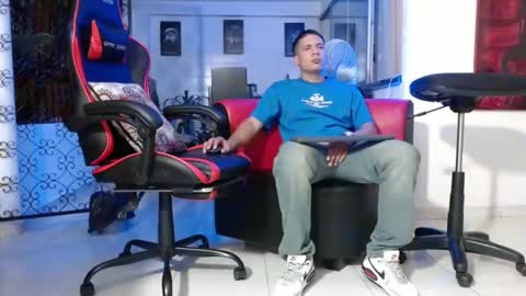 damyan_2003 online show from December 25, 2024, 1:31 am