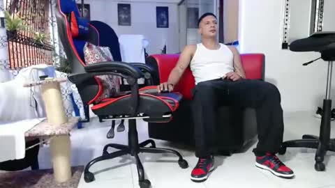 damyan_2003 online show from December 30, 2024, 6:38 pm