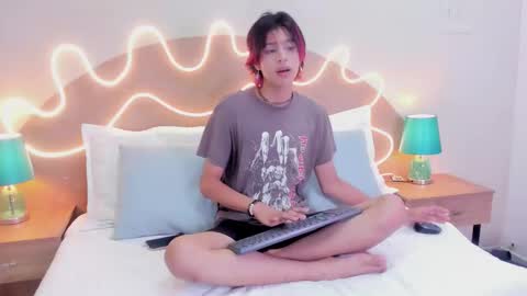 D A N online show from October 1, 2025, 1:50 pm