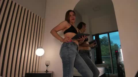 dana_cole online show from November 18, 2025, 7:51 pm