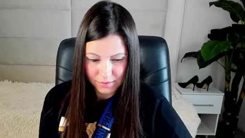 Dana Dom online show from October 18, 2025, 2:03 am