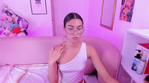 dana_paula online show from March 11, 2025, 3:45 pm