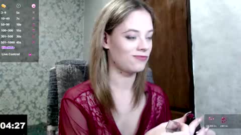 Dana SmileX online show from November 27, 2025, 6:32 pm