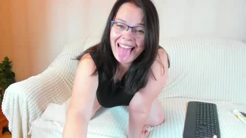 danajhonson online show from April 25, 2026, 6:16 pm